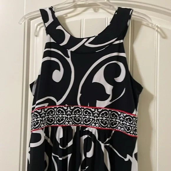 WHBM Medium Sleeveless black with white prints and red trim Midi Dress - Picture 6 of 8